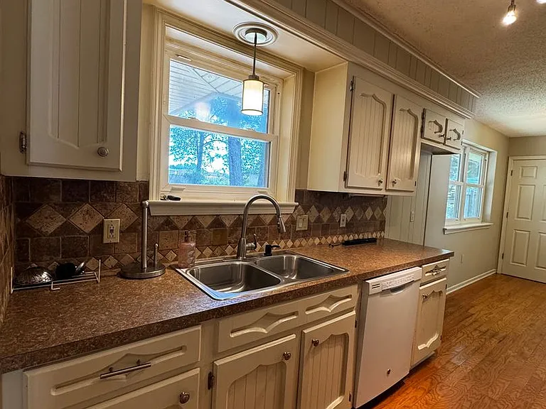 13219 Ouachita Ave — Photo 5
