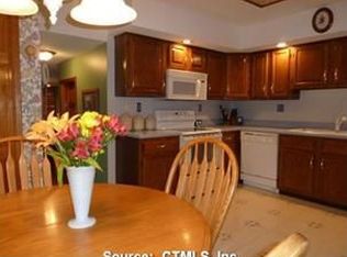 46 Pistapaug Rd, Northford, CT 06472