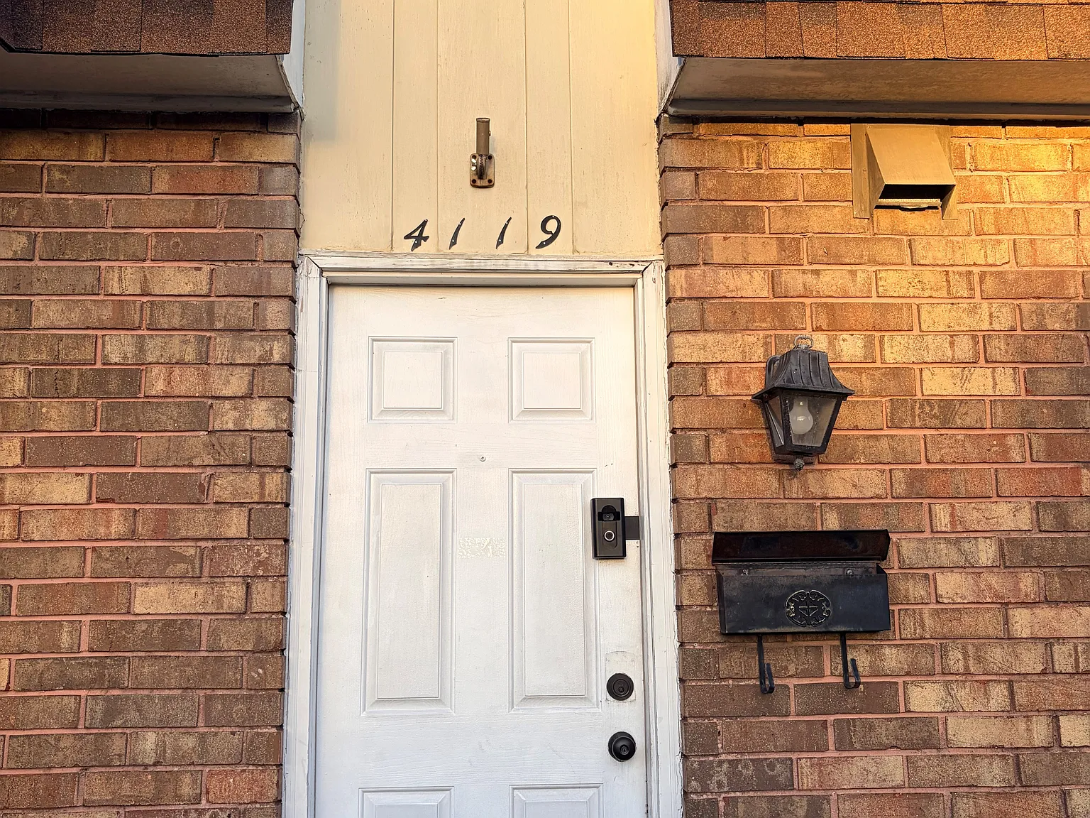 4119 Division St — Photo 1