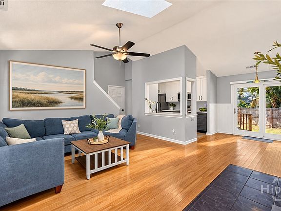 2nd image of 524 Pointe South Drive
