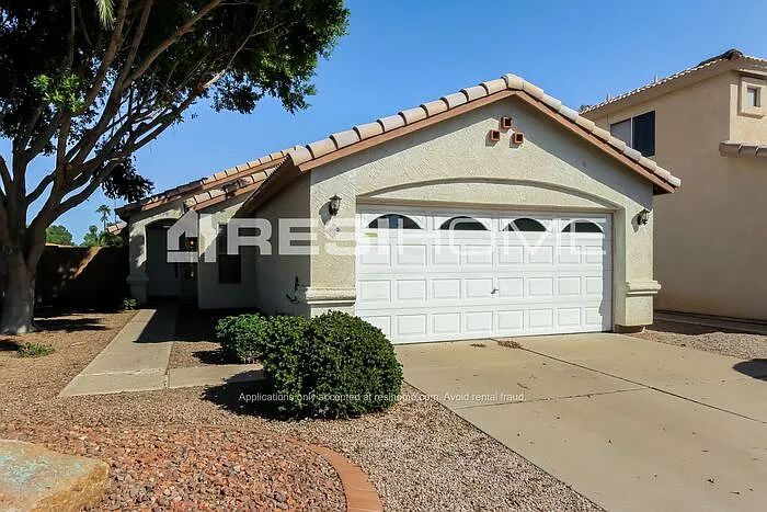 2162 W Osage Ave — Photo 2