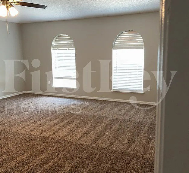 2458 Arslan St — Photo 11