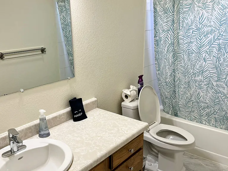 1401 Cordova St #3 — Photo 16