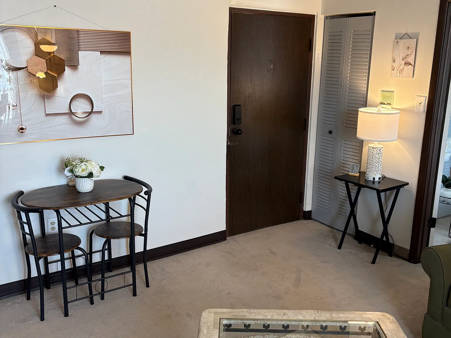 1 bed, 400 sqft, $800 — Photo 2