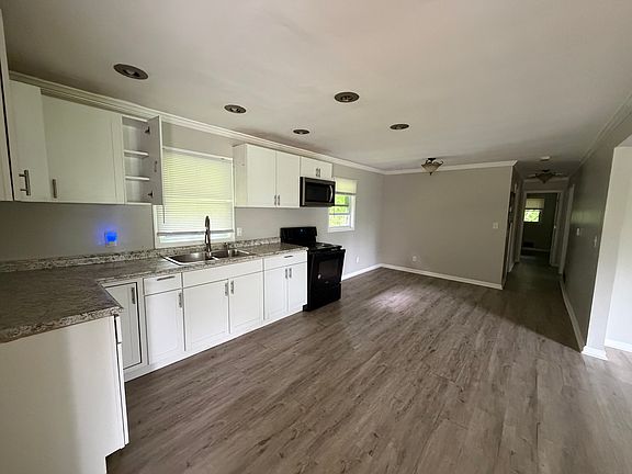 3rd image of 4931 Sullivan Rd