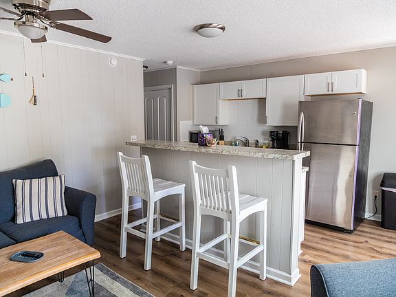 5th image of 2207 Havens Dr #B