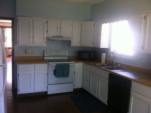 5th image of 3865 Concord St