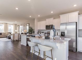 8 Sisters Farmstead Rd, Mount Laurel, NJ 08054