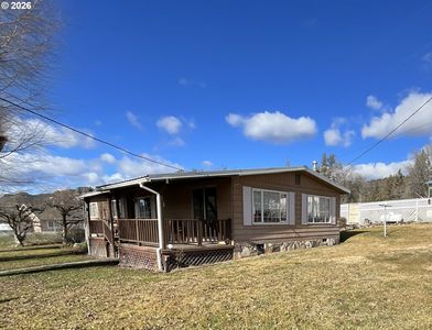 303 Pine Ave, Spray, OR, 97874