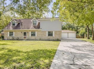 174 E Hospital Dr, Angleton, TX 77515