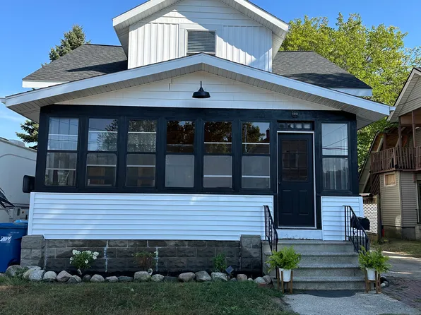 108 S 8th St #1, Grand Haven, MI 49417