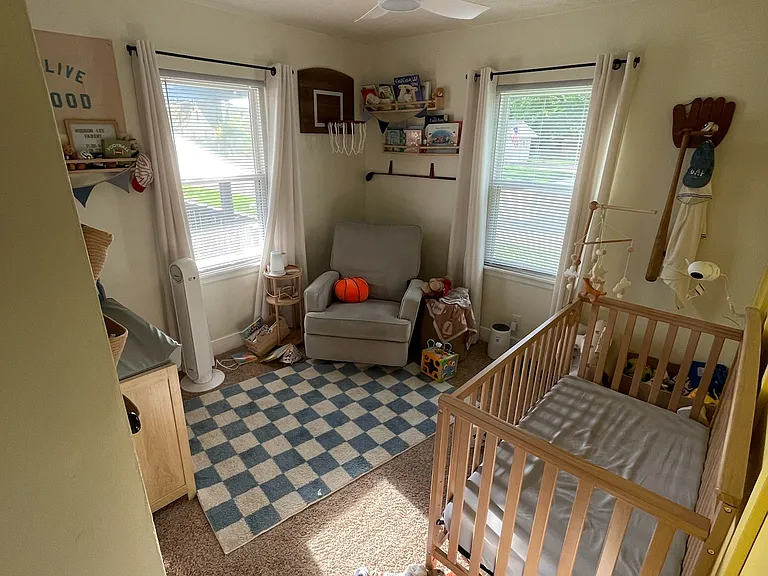 2052 N Auburn St — Photo 7