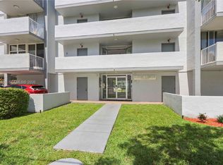16518 NE 26th Ave APT 405, North Miami Beach, FL 33160