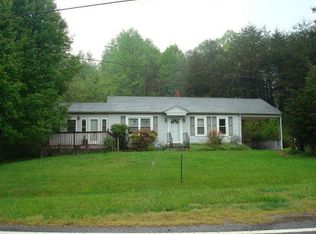 9 Oakhaven Dr, Bassett, VA 24055