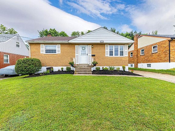 3rd image of 1487 Foxwood Dr