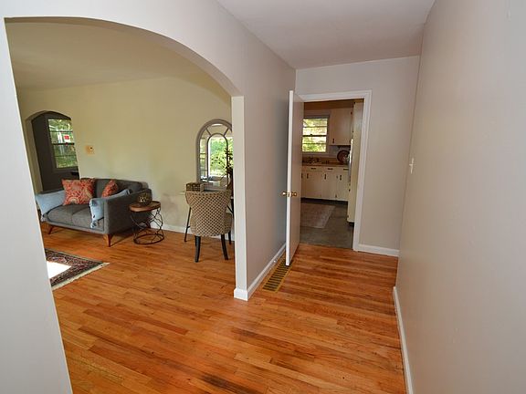 2nd image of 307 Clairmont Dr