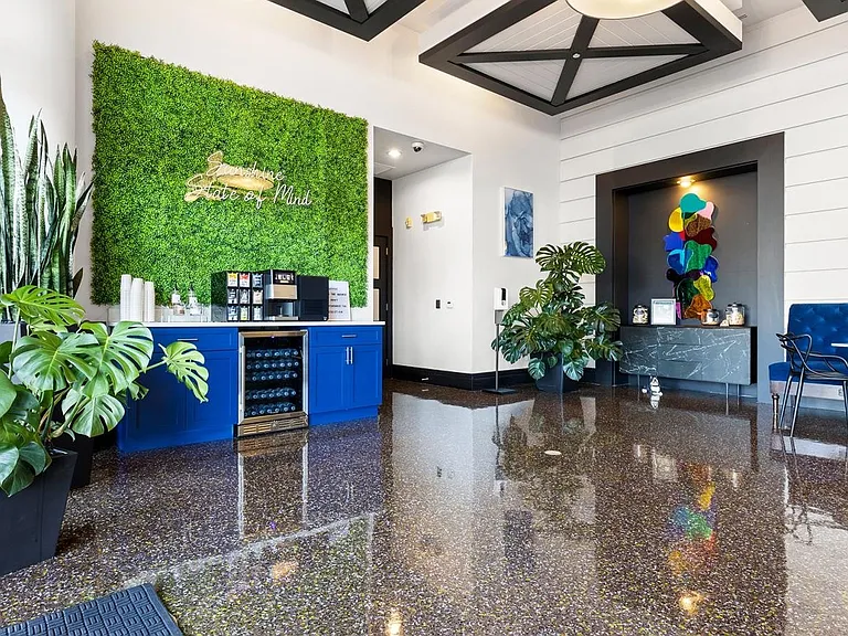Mosaic Westshore Apartments — Photo 2