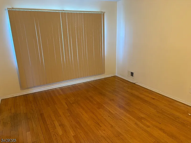 3 bed, 1.5 bath, $2,450 — Photo 3