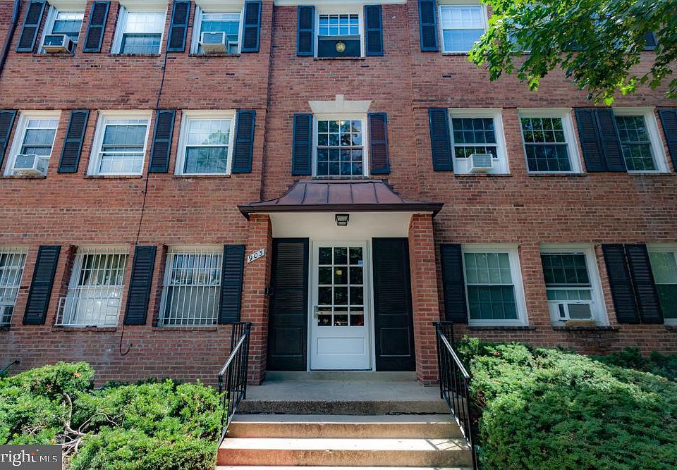 1st image of 903 S Frederick St APT 6