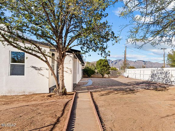 3rd image of 2801 N Palo Verde Ave