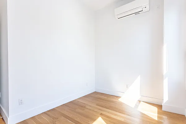 Rented by Compass | media 33