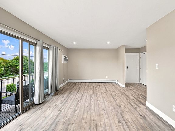 5th image of 500 Water St APT A7
