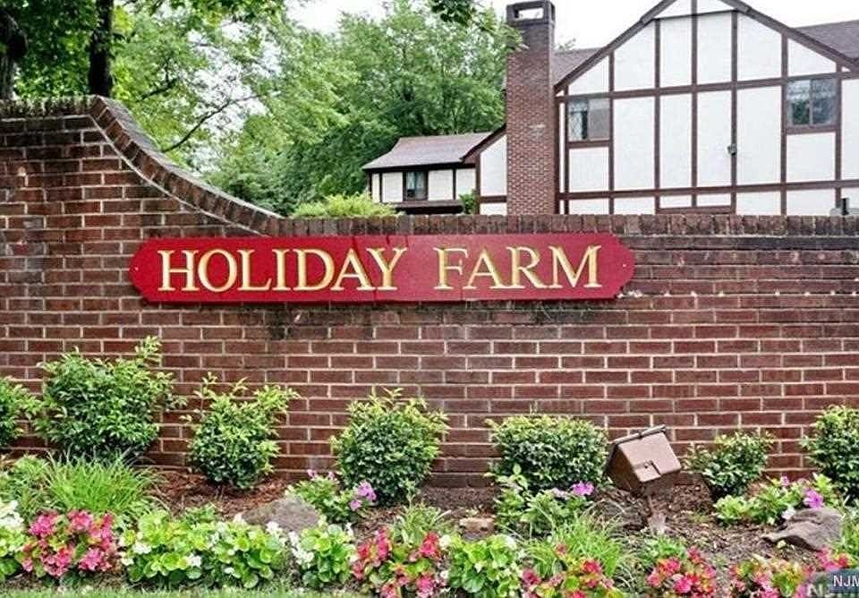 1st image of 21 Holiday Ct