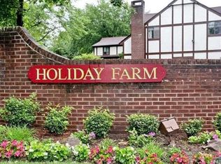 21 Holiday Ct, Westwood, NJ 07675