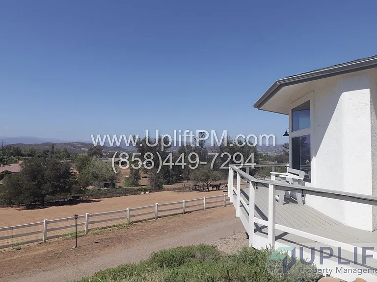 1425 Cedar St — Photo 28