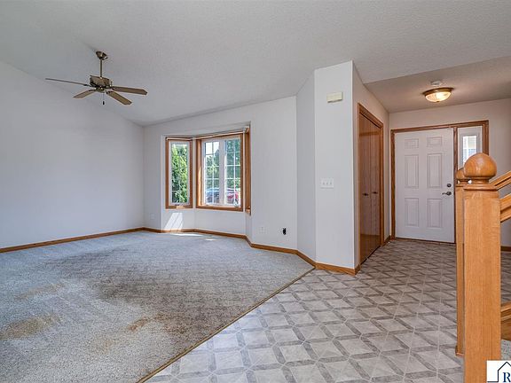 3rd image of 640 Grayhawk Dr