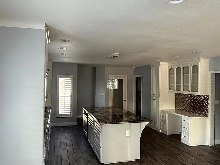 1436 Albany Ave — Photo 15