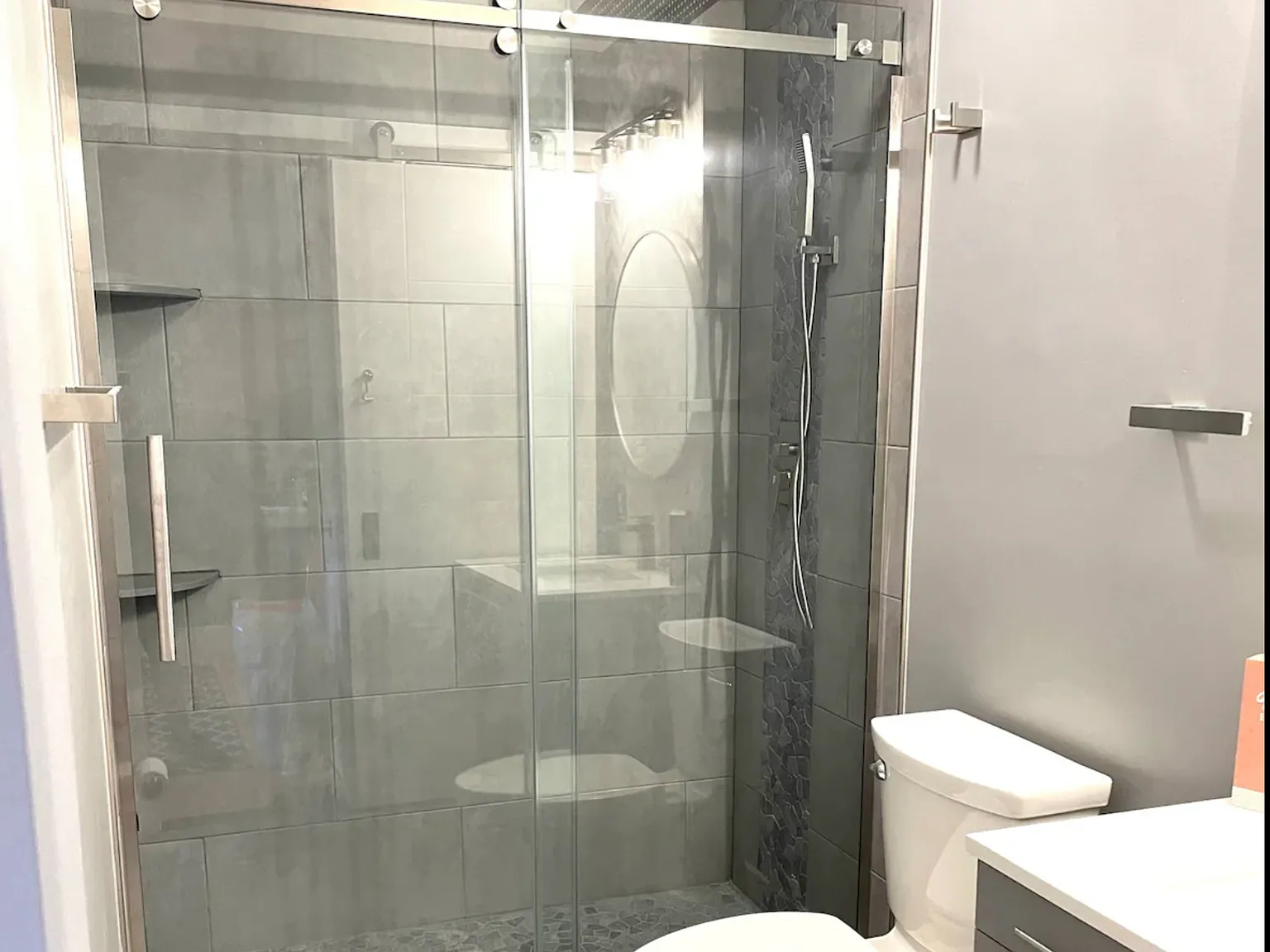 3 bed, 1200 sqft, $2,200 — Photo 2