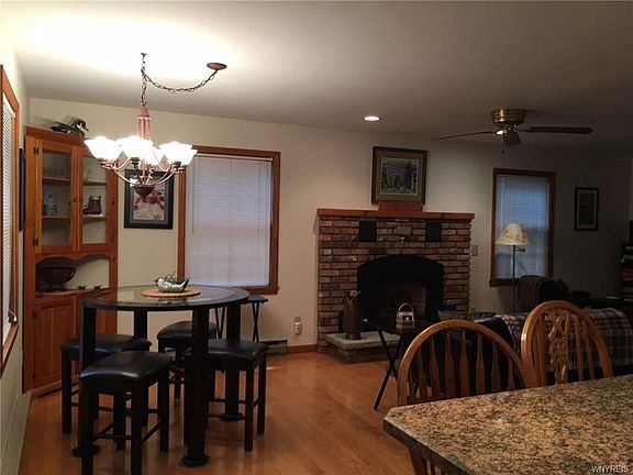 4th image of 4 Lincoln Dr