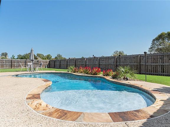 2nd image of 1038 Spanish Moss Cir