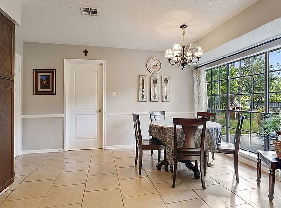 5th image of 61505 Brittany Dr
