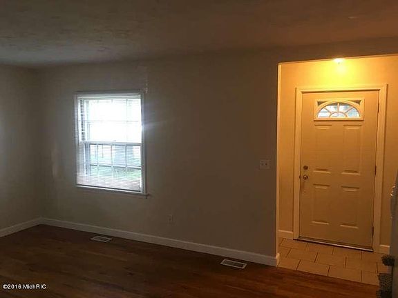 5th image of 3446 McCracken St