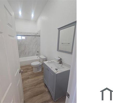 4th image of 246 E 81st St