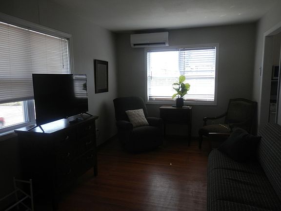 3rd image of 603 N Old Highway 63 #201
