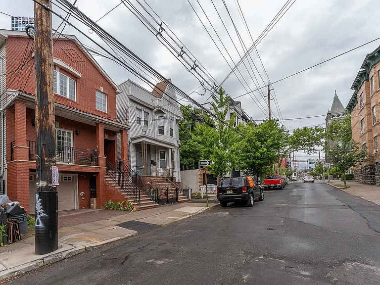 239 Baldwin Ave #3 — Photo 23