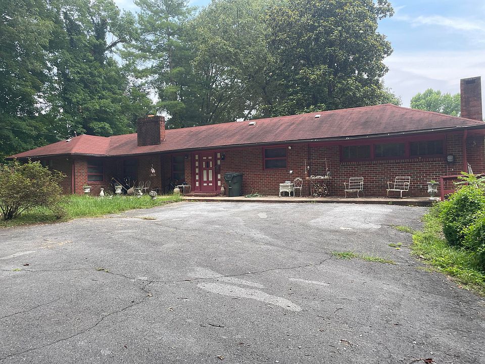 2nd image of 725 Green Hill Rd