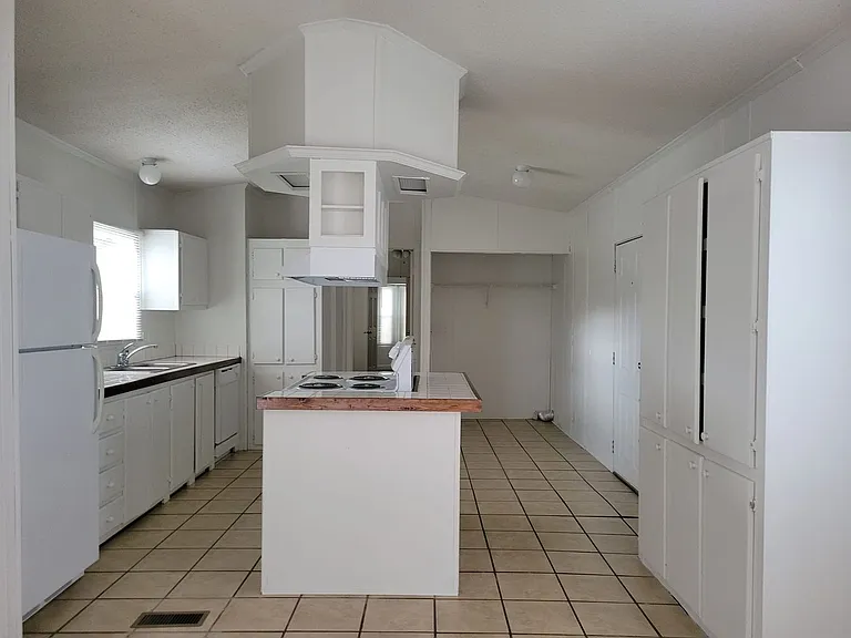 596 Trollingwood Hawfields Rd — Photo 4