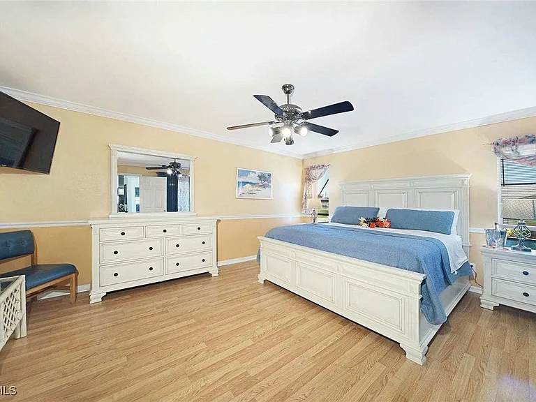 3832 SW 20th Ave — Photo 10