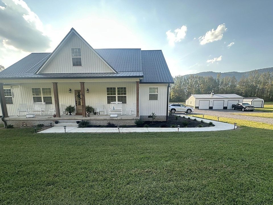 2nd image of 209 W Valley Rd