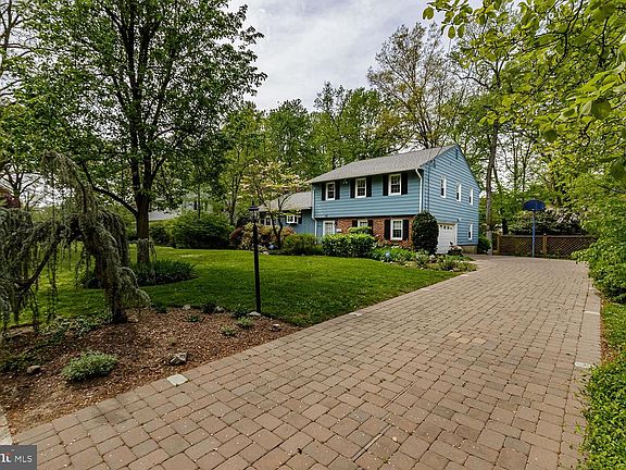 2nd image of 14 Woodlane Dr