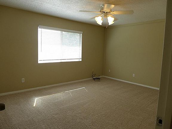 5th image of 703 Timberline Dr Unit C