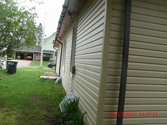 3rd image of 328 Lake Ave