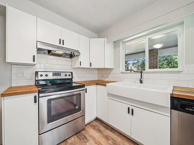 4510 SE Aldercrest Rd — Photo 9