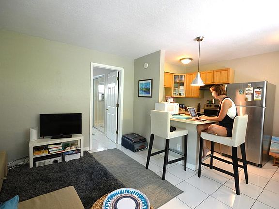 5th image of 1641 NE 3rd Ct