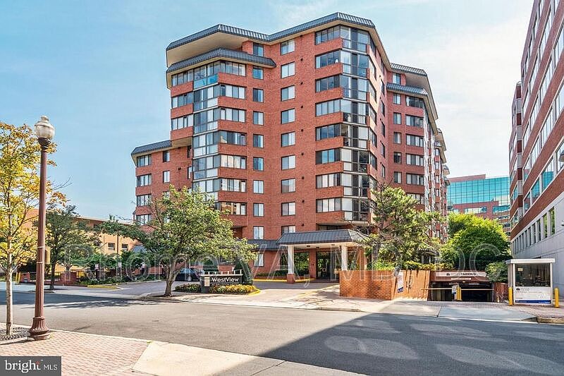 1st image of 1024 N Utah St APT 619