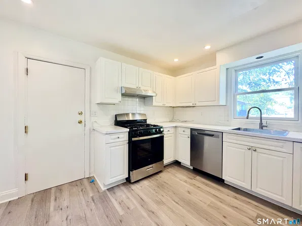 44 Highview Ave #2, Stamford, CT 06907